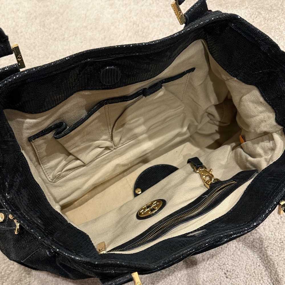 Tory Burch Amanda Hobo Bag - Picture 3 of 6